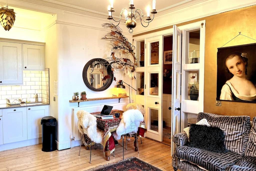 Holyrood Park: Lush & Arty 2 Double Bed Flat Apartment Edinburgh Exterior photo